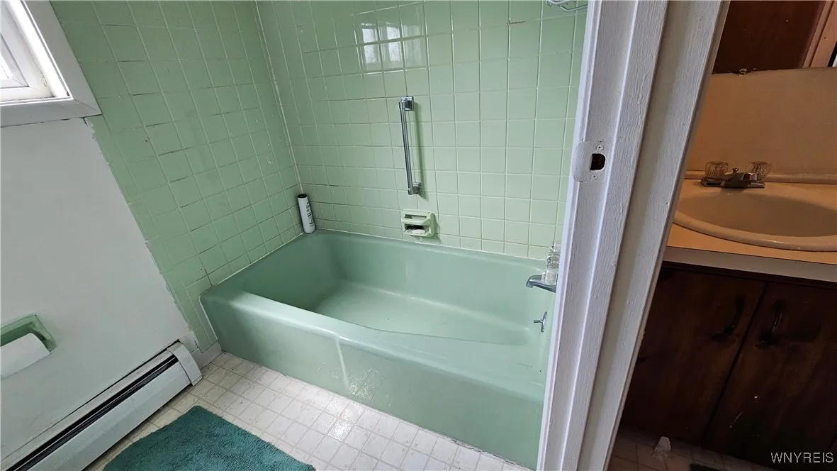 3433 Harlem Road 2, Cheektowaga, New York 14225, Cheektowaga, New York 14225, 2 Bedrooms Bedrooms, 5 Rooms Rooms,1 BathroomBathrooms,Residential,For Sale,3433 Harlem Road 2, Cheektowaga, New York 14225,0,B1633643