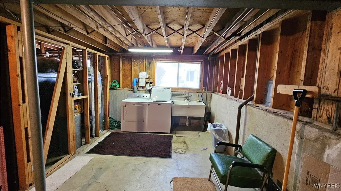 3433 Harlem Road 2, Cheektowaga, New York 14225, Cheektowaga, New York 14225, 2 Bedrooms Bedrooms, 5 Rooms Rooms,1 BathroomBathrooms,Residential,For Sale,3433 Harlem Road 2, Cheektowaga, New York 14225,0,B1633643