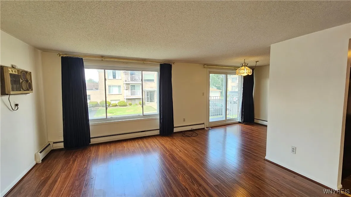 3433 Harlem Road 2, Cheektowaga, New York 14225, Cheektowaga, New York 14225, 2 Bedrooms Bedrooms, 5 Rooms Rooms,1 BathroomBathrooms,Residential,For Sale,3433 Harlem Road 2, Cheektowaga, New York 14225,0,B1633643