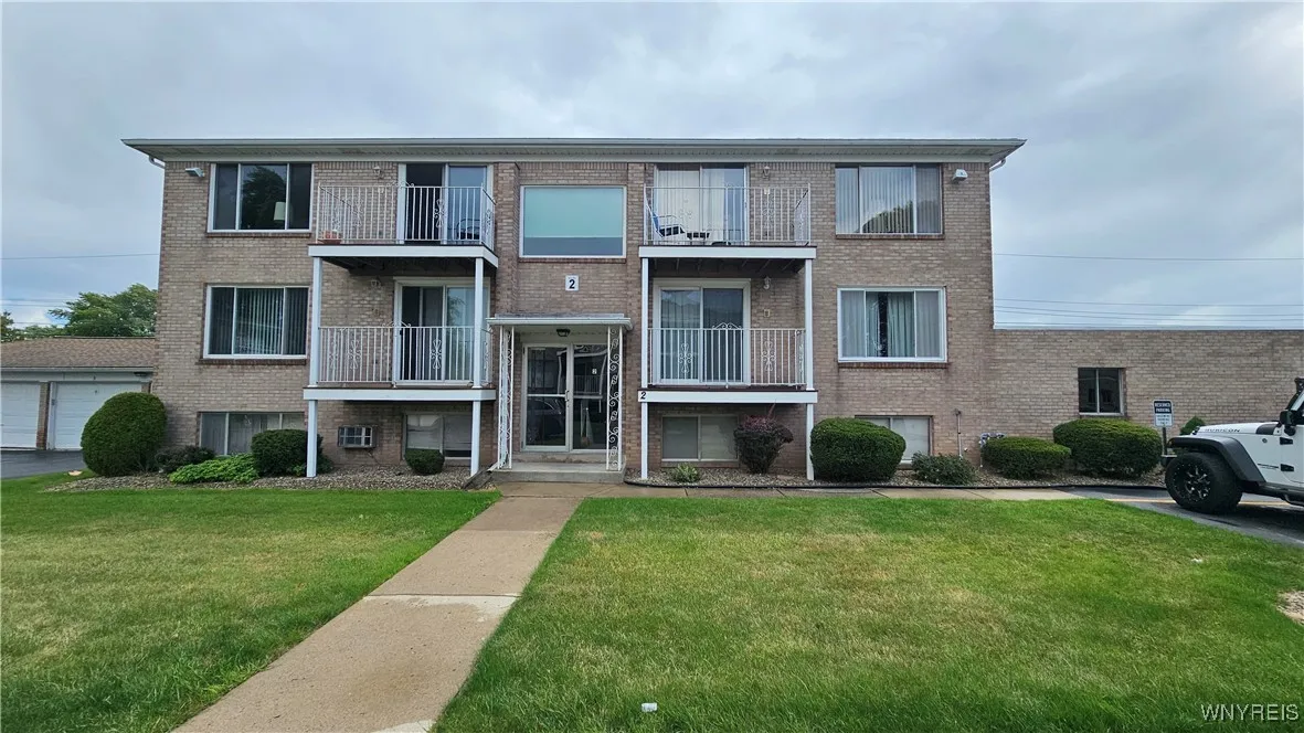3433 Harlem Road 2, Cheektowaga, New York 14225, Cheektowaga, New York 14225, 2 Bedrooms Bedrooms, 5 Rooms Rooms,1 BathroomBathrooms,Residential,For Sale,3433 Harlem Road 2, Cheektowaga, New York 14225,0,B1633643