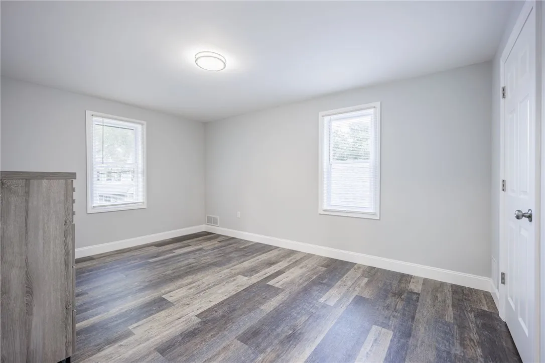 27 Lime Street, Rochester, New York 14606, Rochester, New York 14606, 3 Bedrooms Bedrooms, 5 Rooms Rooms,1 BathroomBathrooms,Residential,For Sale,27 Lime Street, Rochester, New York 14606,0,R1631951