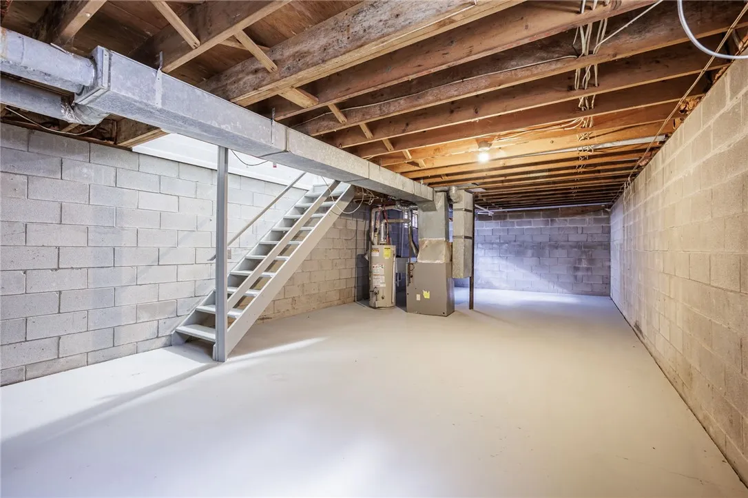 27 Lime Street, Rochester, New York 14606, Rochester, New York 14606, 3 Bedrooms Bedrooms, 5 Rooms Rooms,1 BathroomBathrooms,Residential,For Sale,27 Lime Street, Rochester, New York 14606,0,R1631951