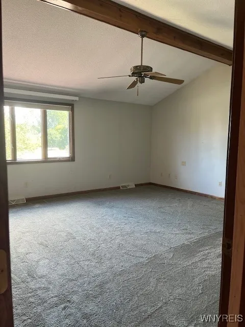 Very Large master with large bathroom ensuite
