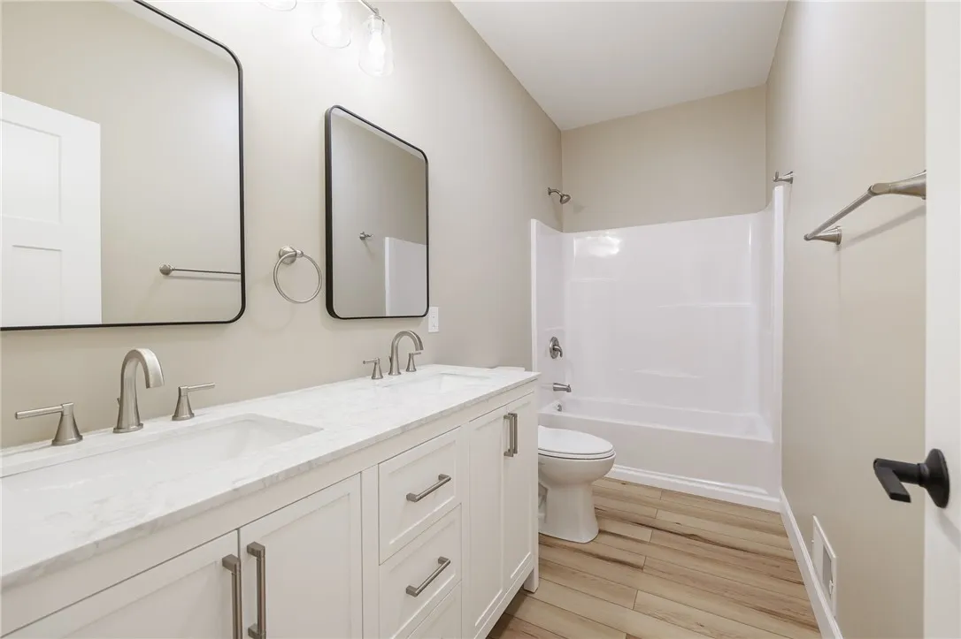 3283 Roosevelt Highway, Hamlin, New York 14464, Hamlin, New York 14464, 3 Bedrooms Bedrooms, 9 Rooms Rooms,2 BathroomsBathrooms,Residential,For Sale,3283 Roosevelt Highway, Hamlin, New York 14464,0,R1633458