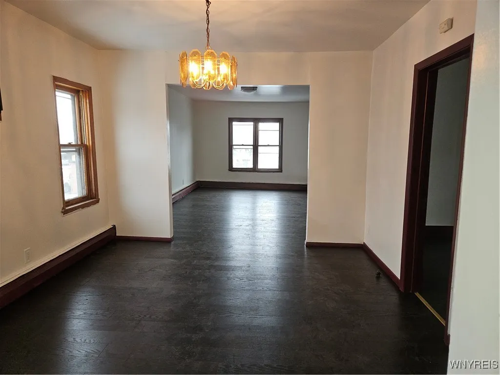 1037 Walden Avenue 3, Cheektowaga, New York 14211, Cheektowaga, New York 14211, 3 Bedrooms Bedrooms, 6 Rooms Rooms,1 BathroomBathrooms,Residential Lease,For Rent,1037 Walden Avenue 3, Cheektowaga, New York 14211,0,B1633394