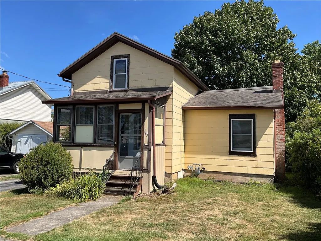 205 South Clinton Street, Albion, New York 14411, Albion, New York 14411, 2 Bedrooms Bedrooms, 7 Rooms Rooms,1 BathroomBathrooms,Residential,Closed,205 South Clinton Street, Albion, New York 14411,0,R1633976