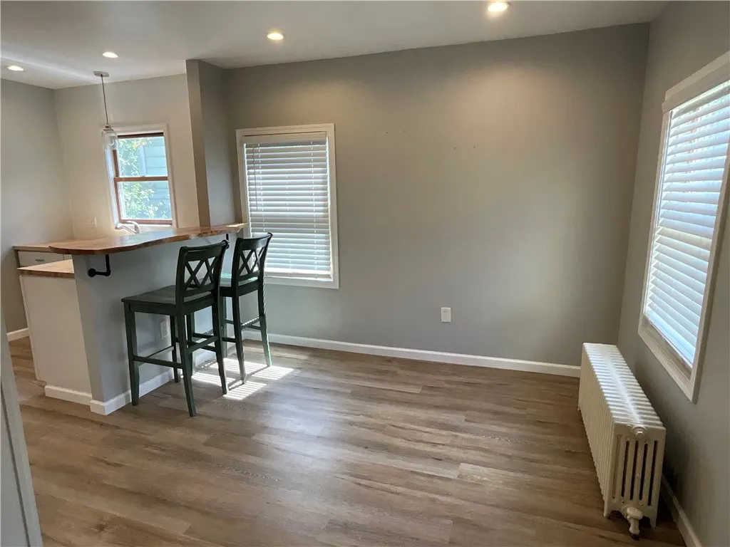 The Dining Room with breakfast bar
