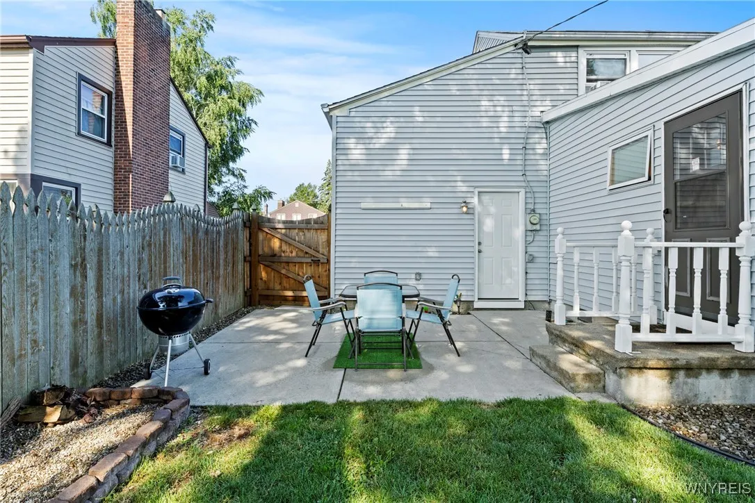 3023 Delancey Road, Niagara Falls, New York 14305, Niagara Falls, New York 14305, 3 Bedrooms Bedrooms, 7 Rooms Rooms,2 BathroomsBathrooms,Residential,For Sale,3023 Delancey Road, Niagara Falls, New York 14305,0,B1633971