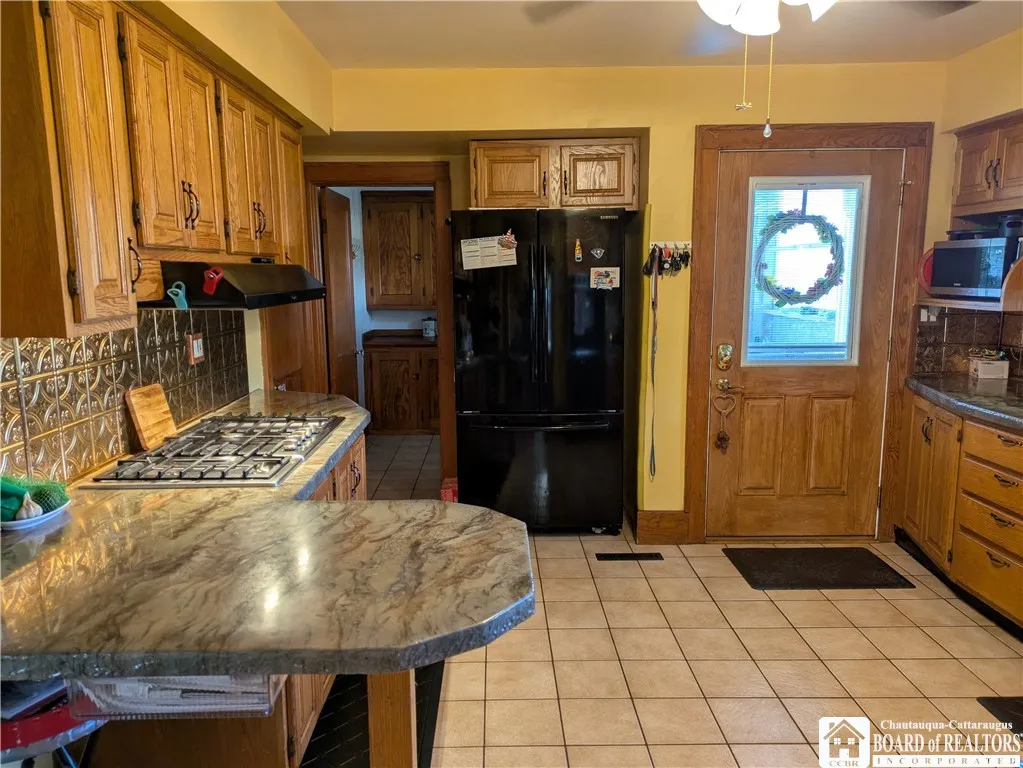 3215 Wilson Cambria Road, Wilson, New York 14172, Wilson, New York 14172, 4 Bedrooms Bedrooms, 9 Rooms Rooms,2 BathroomsBathrooms,Residential,For Sale,3215 Wilson Cambria Road, Wilson, New York 14172,0,R1633697