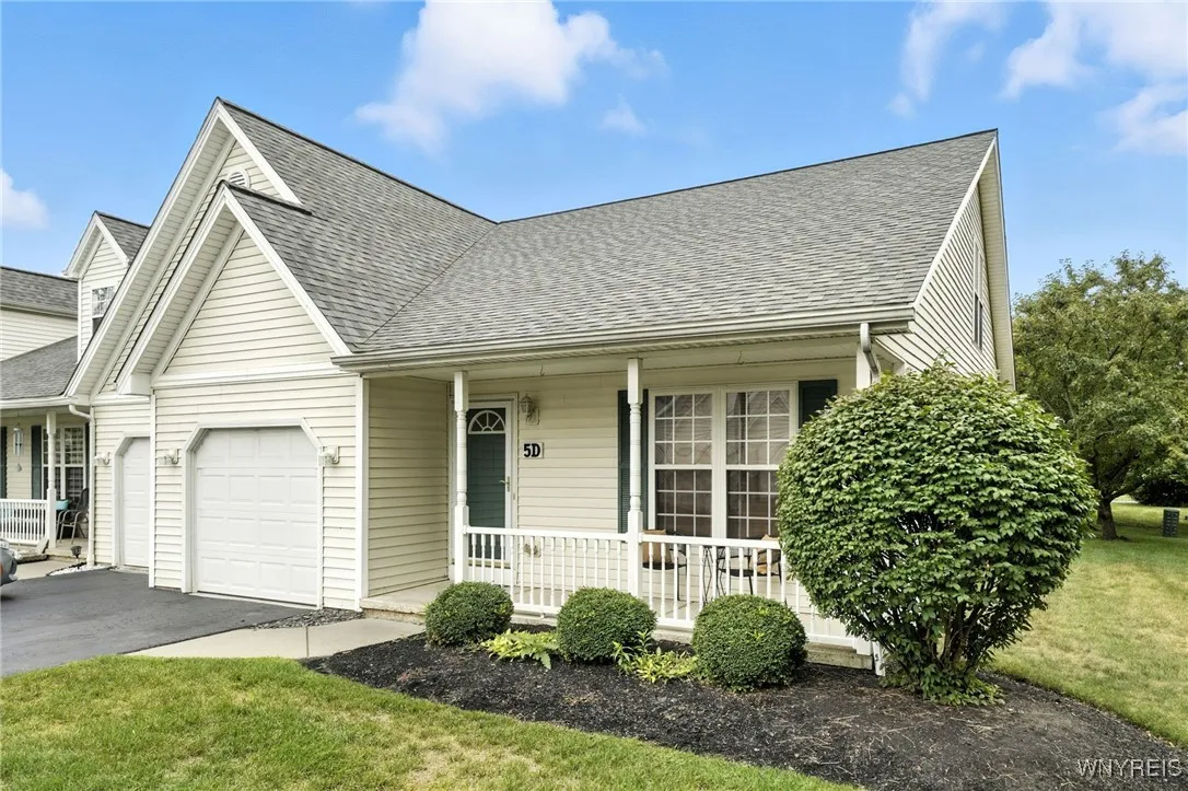 5 Astor Ridge Drive D, Amherst, New York 14228, Amherst, New York 14228, 2 Bedrooms Bedrooms, 5 Rooms Rooms,2 BathroomsBathrooms,Residential,Closed,5 Astor Ridge Drive D, Amherst, New York 14228,0,B1633998