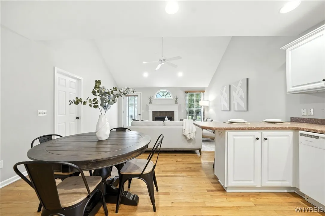 5 Astor Ridge Drive D, Amherst, New York 14228, Amherst, New York 14228, 2 Bedrooms Bedrooms, 5 Rooms Rooms,2 BathroomsBathrooms,Residential,Closed,5 Astor Ridge Drive D, Amherst, New York 14228,0,B1633998