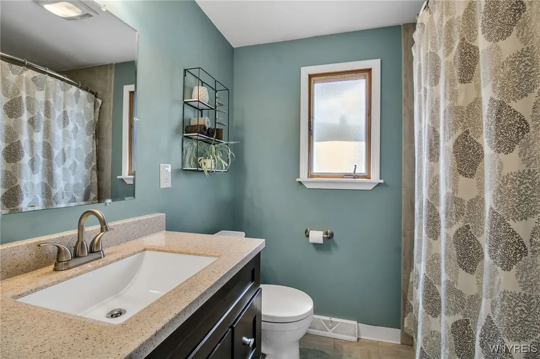 28 Banko Drive, Cheektowaga, New York 14043, Cheektowaga, New York 14043, 3 Bedrooms Bedrooms, 6 Rooms Rooms,1 BathroomBathrooms,Residential,For Sale,28 Banko Drive, Cheektowaga, New York 14043,0,B1632702