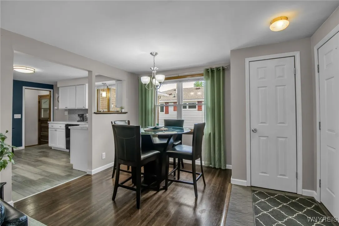 28 Banko Drive, Cheektowaga, New York 14043, Cheektowaga, New York 14043, 3 Bedrooms Bedrooms, 6 Rooms Rooms,1 BathroomBathrooms,Residential,For Sale,28 Banko Drive, Cheektowaga, New York 14043,0,B1632702