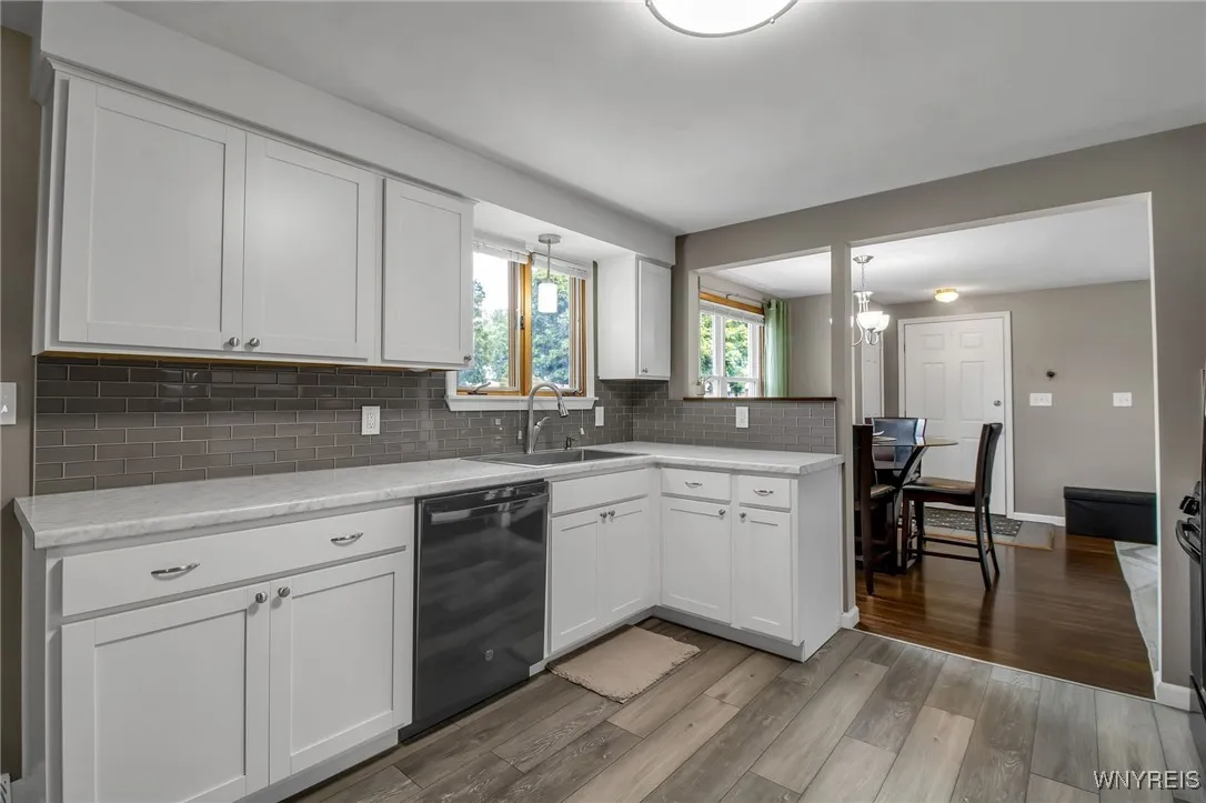 28 Banko Drive, Cheektowaga, New York 14043, Cheektowaga, New York 14043, 3 Bedrooms Bedrooms, 6 Rooms Rooms,1 BathroomBathrooms,Residential,For Sale,28 Banko Drive, Cheektowaga, New York 14043,0,B1632702