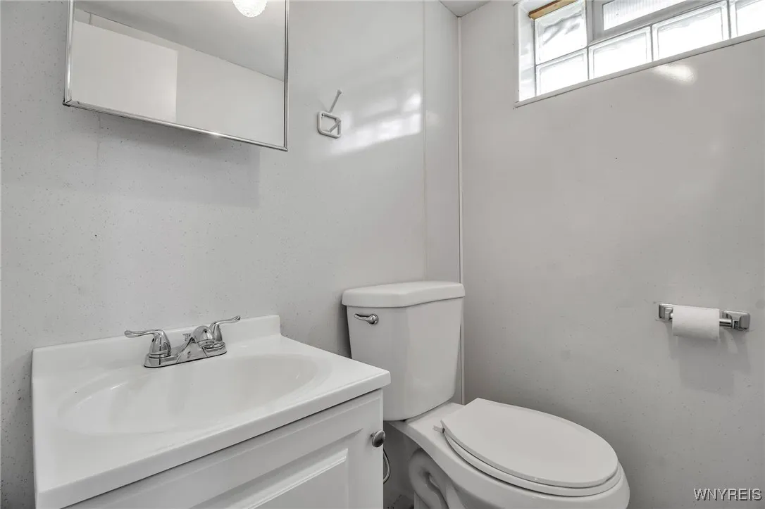 28 Banko Drive, Cheektowaga, New York 14043, Cheektowaga, New York 14043, 3 Bedrooms Bedrooms, 6 Rooms Rooms,1 BathroomBathrooms,Residential,For Sale,28 Banko Drive, Cheektowaga, New York 14043,0,B1632702