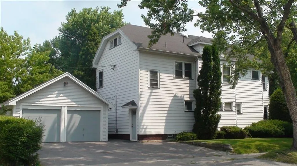 1067 North Winton Road, Rochester, New York 14609, Rochester, New York 14609, 2 Bedrooms Bedrooms, 6 Rooms Rooms,1 BathroomBathrooms,Residential Lease,For Rent,1067 North Winton Road, Rochester, New York 14609,0,R1634023