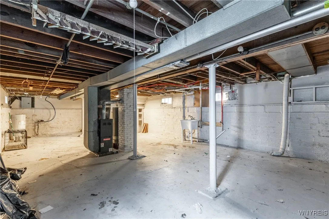 601 Lasalle Avenue, Buffalo, New York 14215, Buffalo, New York 14215, 4 Bedrooms Bedrooms, 8 Rooms Rooms,1 BathroomBathrooms,Residential,For Sale,601 Lasalle Avenue, Buffalo, New York 14215,0,B1633930