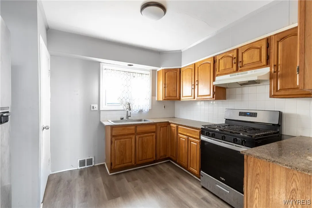 601 Lasalle Avenue, Buffalo, New York 14215, Buffalo, New York 14215, 4 Bedrooms Bedrooms, 8 Rooms Rooms,1 BathroomBathrooms,Residential,For Sale,601 Lasalle Avenue, Buffalo, New York 14215,0,B1633930