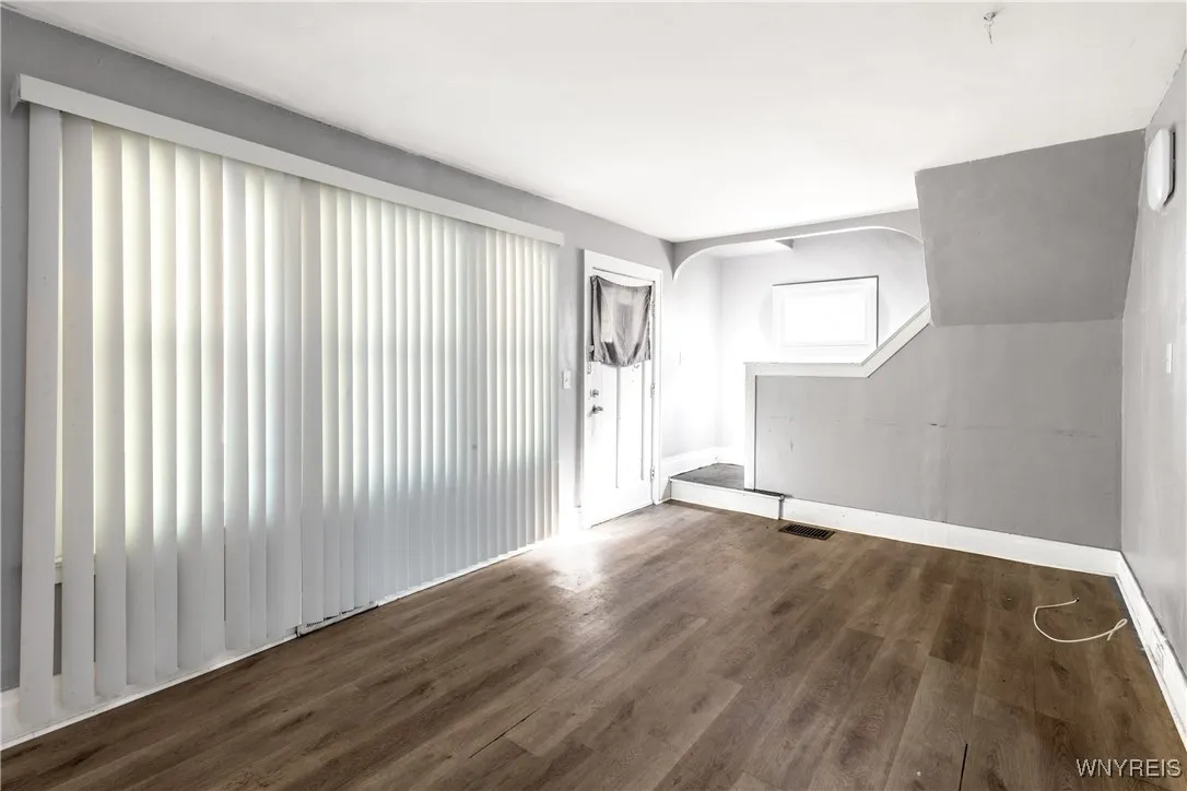 601 Lasalle Avenue, Buffalo, New York 14215, Buffalo, New York 14215, 4 Bedrooms Bedrooms, 8 Rooms Rooms,1 BathroomBathrooms,Residential,For Sale,601 Lasalle Avenue, Buffalo, New York 14215,0,B1633930