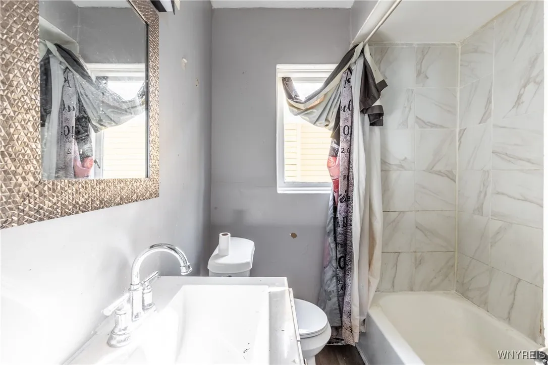 601 Lasalle Avenue, Buffalo, New York 14215, Buffalo, New York 14215, 4 Bedrooms Bedrooms, 8 Rooms Rooms,1 BathroomBathrooms,Residential,For Sale,601 Lasalle Avenue, Buffalo, New York 14215,0,B1633930