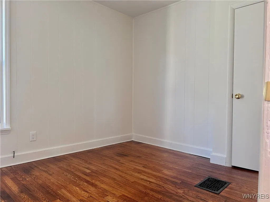 446 Bryant Avenue, Syracuse, New York 13204, Syracuse, New York 13204, 3 Bedrooms Bedrooms, 5 Rooms Rooms,1 BathroomBathrooms,Residential Lease,For Rent,446 Bryant Avenue, Syracuse, New York 13204,0,B1634035
