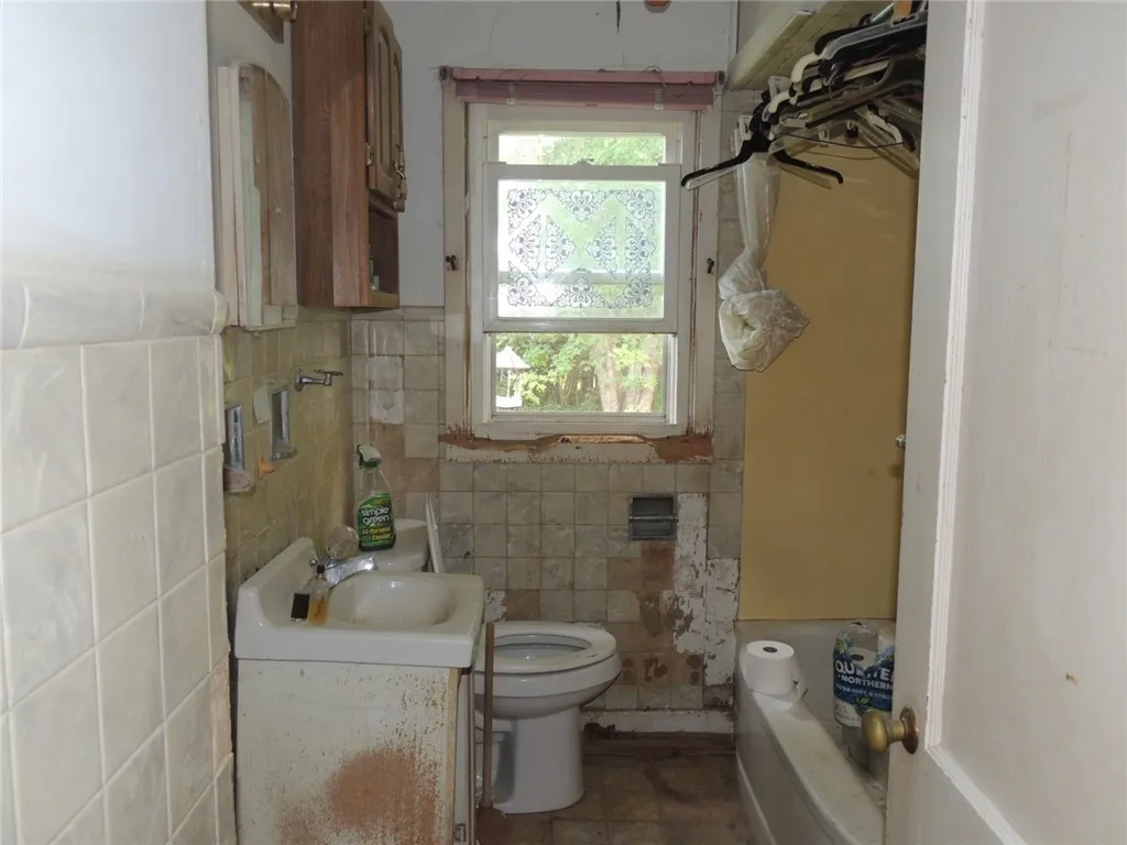 4 Lincoln Avenue, Sidney, New York 13838, Sidney, New York 13838, 2 Bedrooms Bedrooms, 5 Rooms Rooms,1 BathroomBathrooms,Residential,For Sale,4 Lincoln Avenue, Sidney, New York 13838,0,R1633978