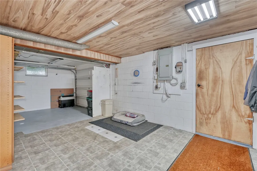 6354 East Avon Lima Road, Avon, New York 14414, Avon, New York 14414, 3 Bedrooms Bedrooms, 8 Rooms Rooms,1 BathroomBathrooms,Residential,For Sale,6354 East Avon Lima Road, Avon, New York 14414,0,R1633157