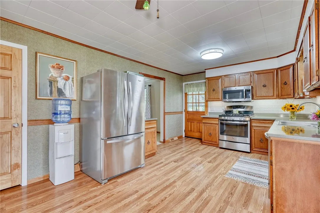 6354 East Avon Lima Road, Avon, New York 14414, Avon, New York 14414, 3 Bedrooms Bedrooms, 8 Rooms Rooms,1 BathroomBathrooms,Residential,For Sale,6354 East Avon Lima Road, Avon, New York 14414,0,R1633157