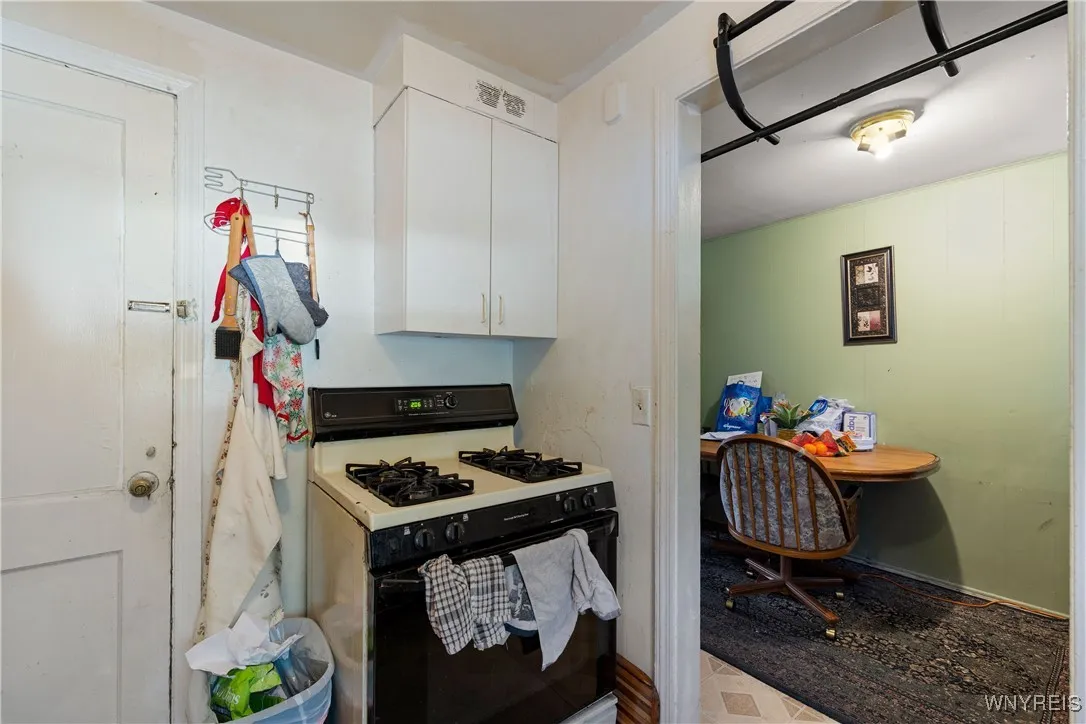 712-714 Taunton Place, Buffalo, New York 14214, Buffalo, New York 14214, 4 Bedrooms Bedrooms, ,2 BathroomsBathrooms,Residential,For Sale,712-714 Taunton Place, Buffalo, New York 14214,0,B1633683