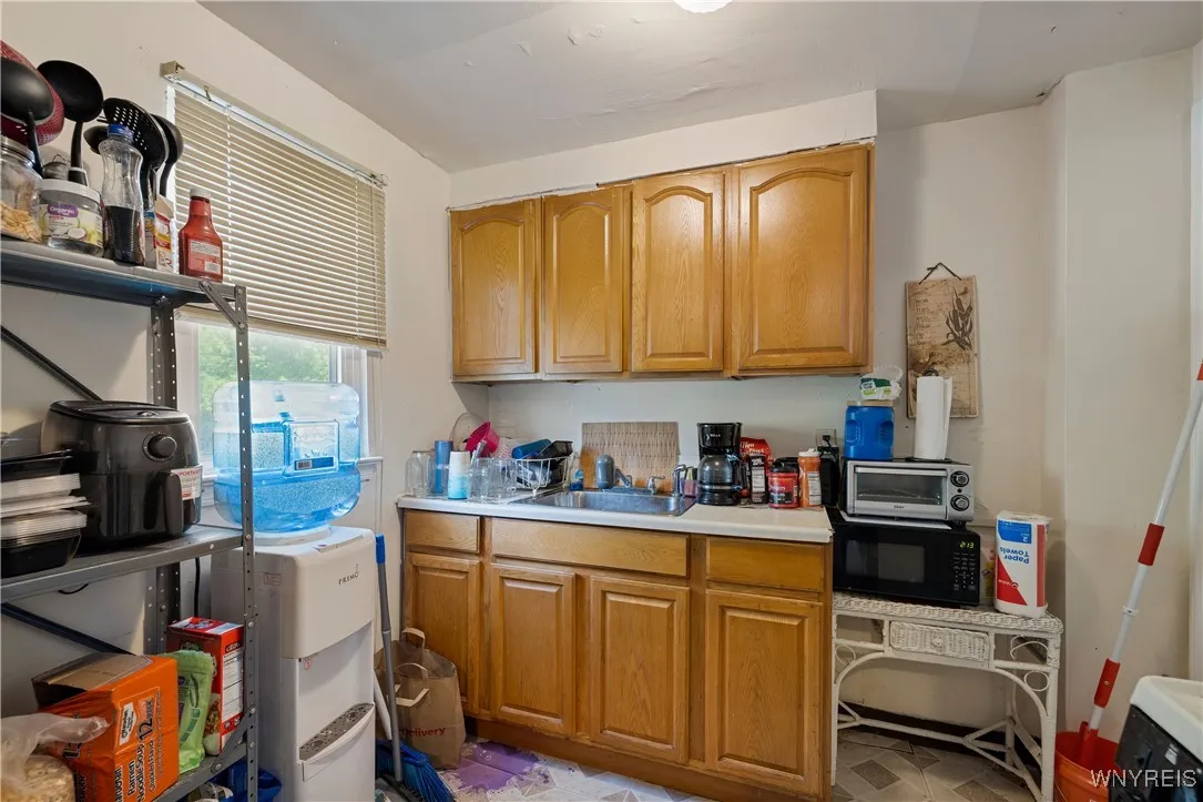 712-714 Taunton Place, Buffalo, New York 14214, Buffalo, New York 14214, 4 Bedrooms Bedrooms, ,2 BathroomsBathrooms,Residential,For Sale,712-714 Taunton Place, Buffalo, New York 14214,0,B1633683