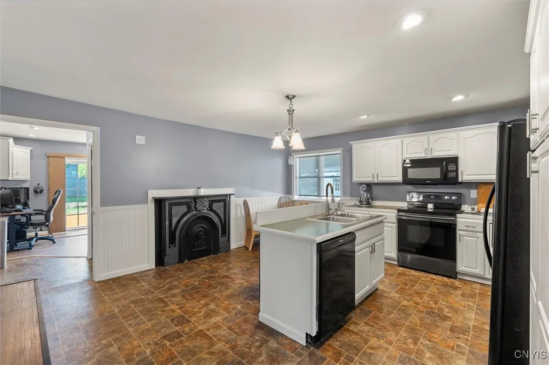 286 West 2nd Street, Oswego, New York 13126, Oswego, New York 13126, 3 Bedrooms Bedrooms, 10 Rooms Rooms,2 BathroomsBathrooms,Residential,For Sale,286 West 2nd Street, Oswego, New York 13126,0,S1634011