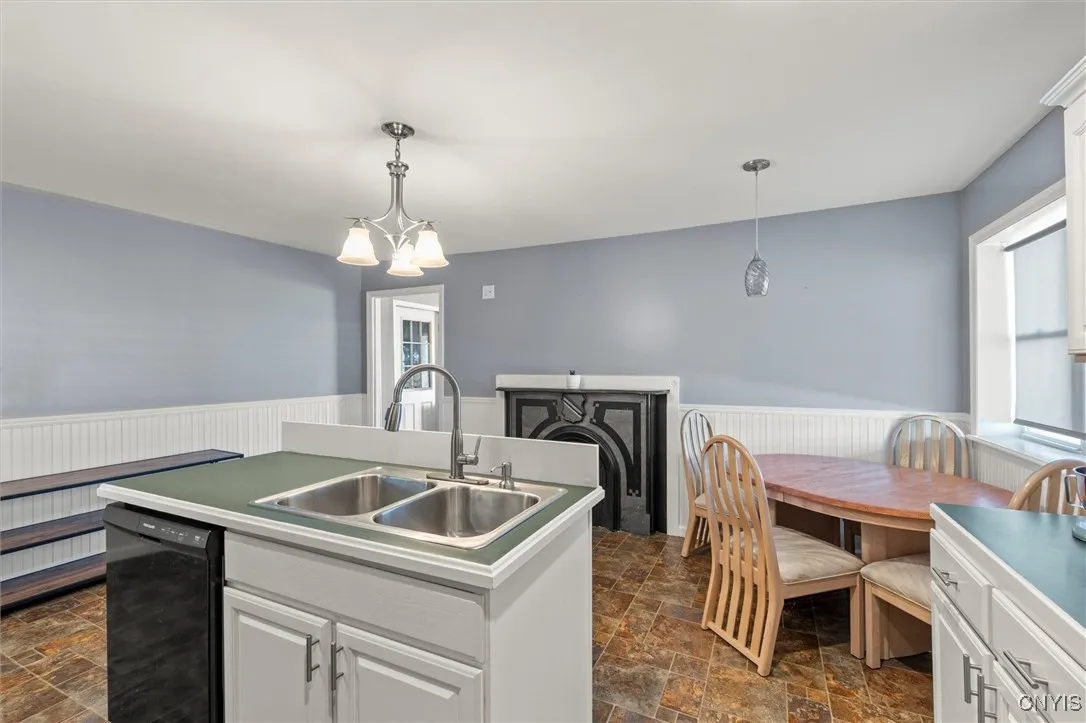 286 West 2nd Street, Oswego, New York 13126, Oswego, New York 13126, 3 Bedrooms Bedrooms, 10 Rooms Rooms,2 BathroomsBathrooms,Residential,For Sale,286 West 2nd Street, Oswego, New York 13126,0,S1634011