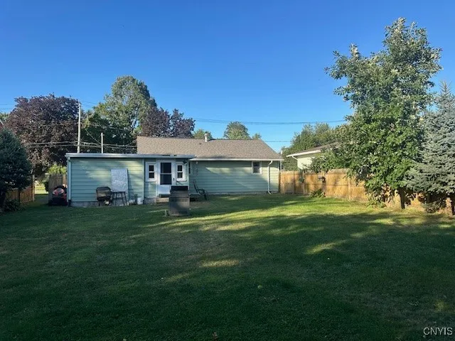 409 West Lewis Street, Lenox, New York 13032, Lenox, New York 13032, 2 Bedrooms Bedrooms, 5 Rooms Rooms,1 BathroomBathrooms,Residential,Closed,409 West Lewis Street, Lenox, New York 13032,0,S1634062