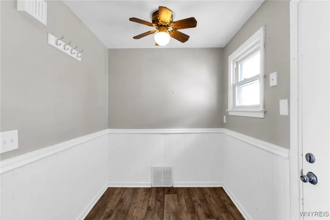 26 Beale Avenue, Cheektowaga, New York 14225, Cheektowaga, New York 14225, 3 Bedrooms Bedrooms, 6 Rooms Rooms,1 BathroomBathrooms,Residential,For Sale,26 Beale Avenue, Cheektowaga, New York 14225,0,B1633503