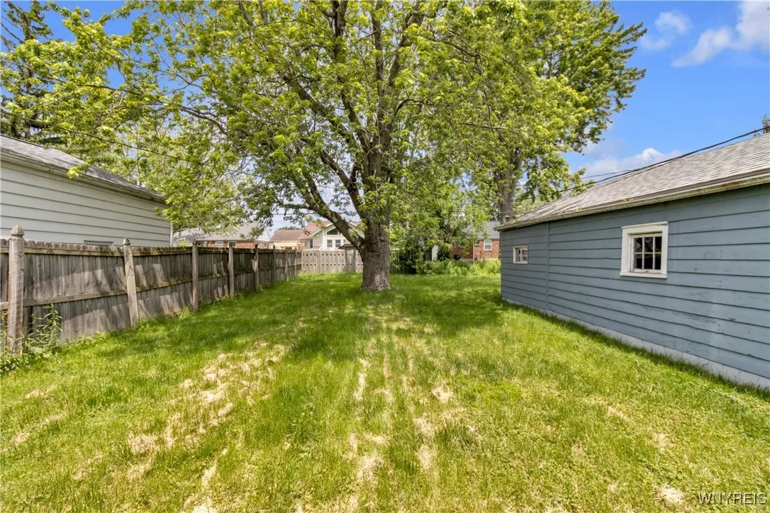 26 Beale Avenue, Cheektowaga, New York 14225, Cheektowaga, New York 14225, 3 Bedrooms Bedrooms, 6 Rooms Rooms,1 BathroomBathrooms,Residential,For Sale,26 Beale Avenue, Cheektowaga, New York 14225,0,B1633503