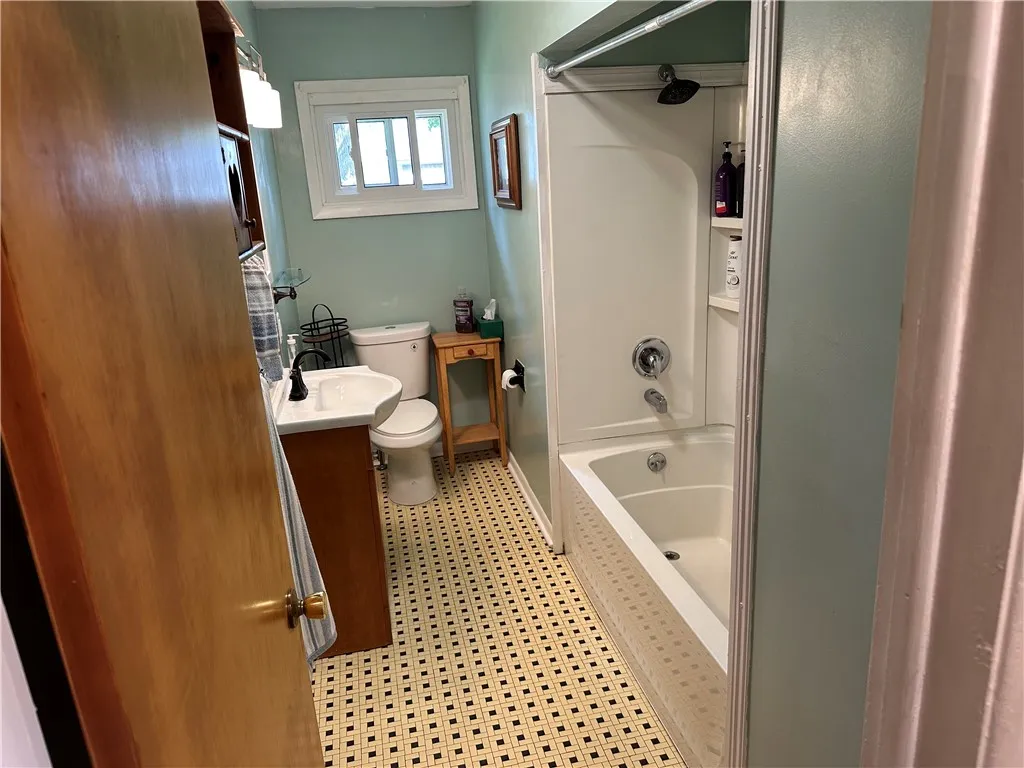 59 Massey Drive, Rochester, New York 14611, Rochester, New York 14611, 3 Bedrooms Bedrooms, 5 Rooms Rooms,1 BathroomBathrooms,Residential,Closed,59 Massey Drive, Rochester, New York 14611,0,R1634053