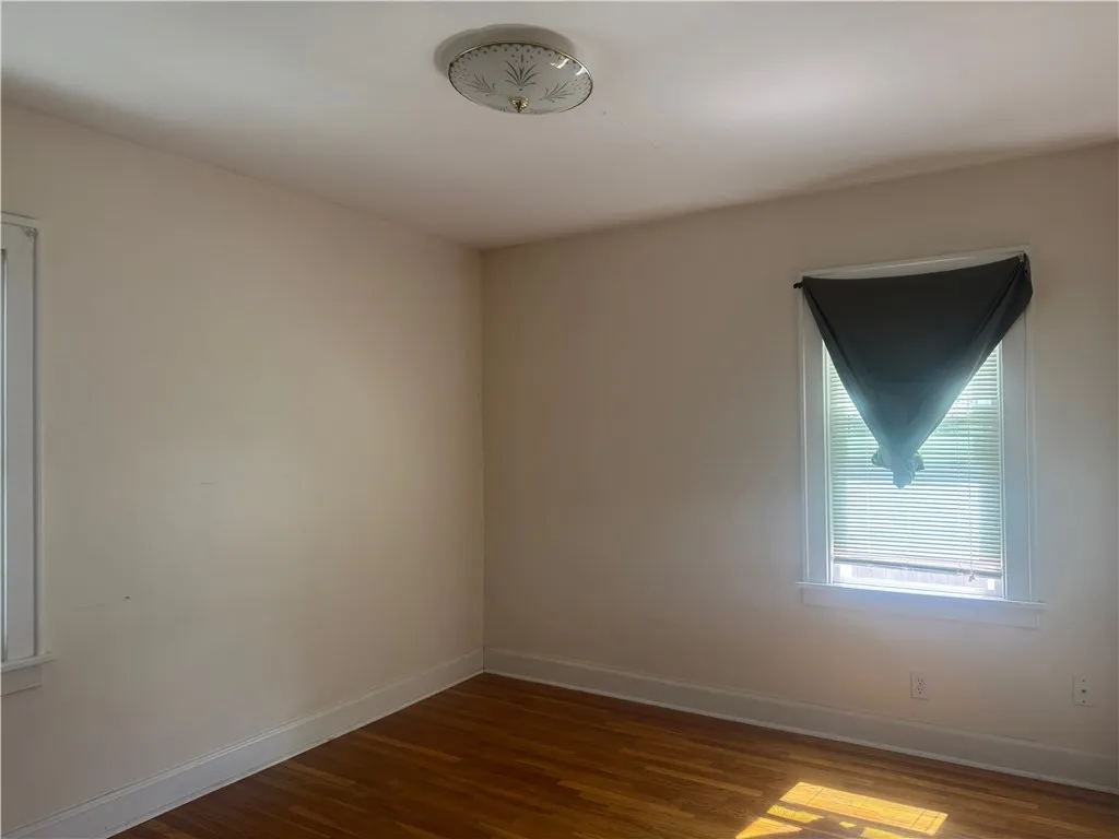 102 Tulane Road, Tonawanda, New York 14217, Tonawanda, New York 14217, 2 Bedrooms Bedrooms, 5 Rooms Rooms,1 BathroomBathrooms,Residential Lease,For Rent,102 Tulane Road, Tonawanda, New York 14217,0,R1634082