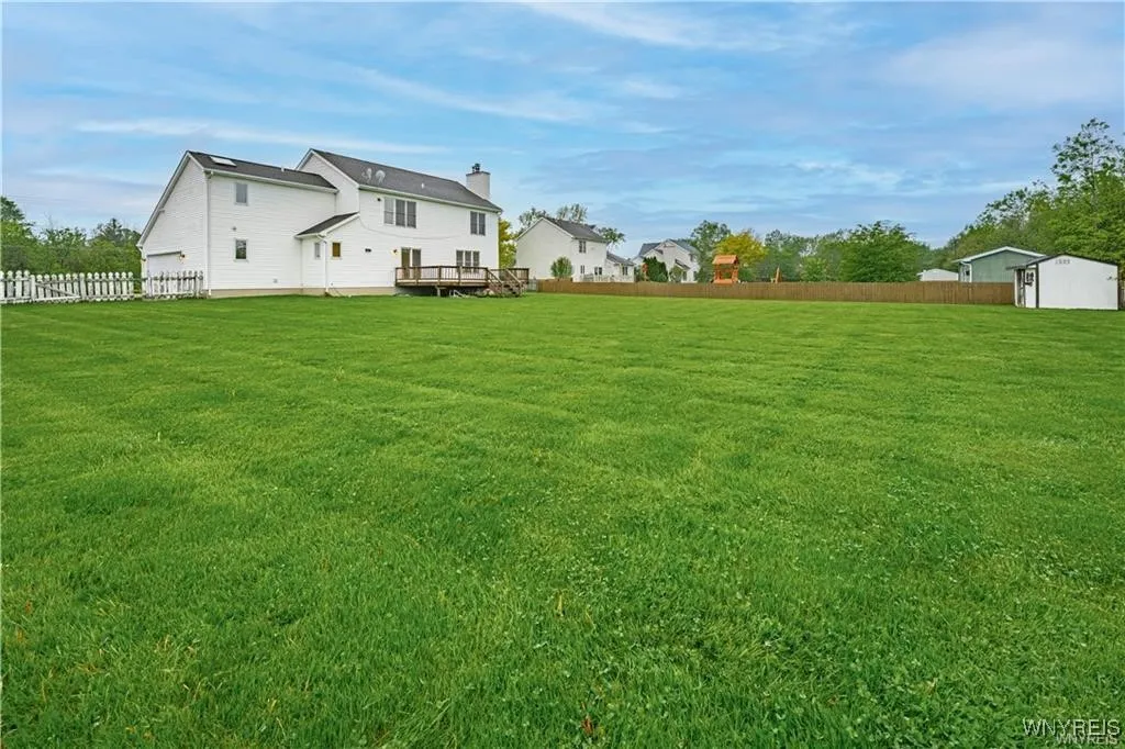 7095 Lincoln Avenue Extension, Lockport Town, New, Lockport Town, New York 14094, 4 Bedrooms Bedrooms, 12 Rooms Rooms,2 BathroomsBathrooms,Residential,For Sale,7095 Lincoln Avenue Extension, Lockport Town, New ,0,B1634070