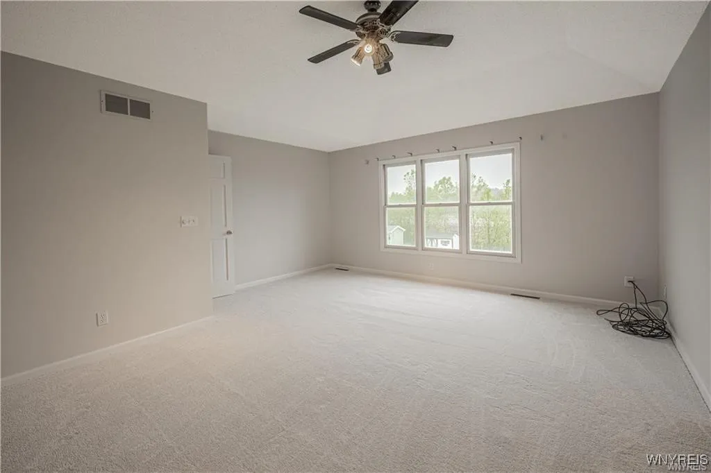 7095 Lincoln Avenue Extension, Lockport Town, New, Lockport Town, New York 14094, 4 Bedrooms Bedrooms, 12 Rooms Rooms,2 BathroomsBathrooms,Residential,For Sale,7095 Lincoln Avenue Extension, Lockport Town, New ,0,B1634070