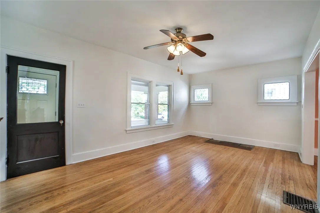 113 Nassau Avenue, Tonawanda, New York 14217, Tonawanda, New York 14217, 3 Bedrooms Bedrooms, 7 Rooms Rooms,1 BathroomBathrooms,Residential,For Sale,113 Nassau Avenue, Tonawanda, New York 14217,0,B1634075