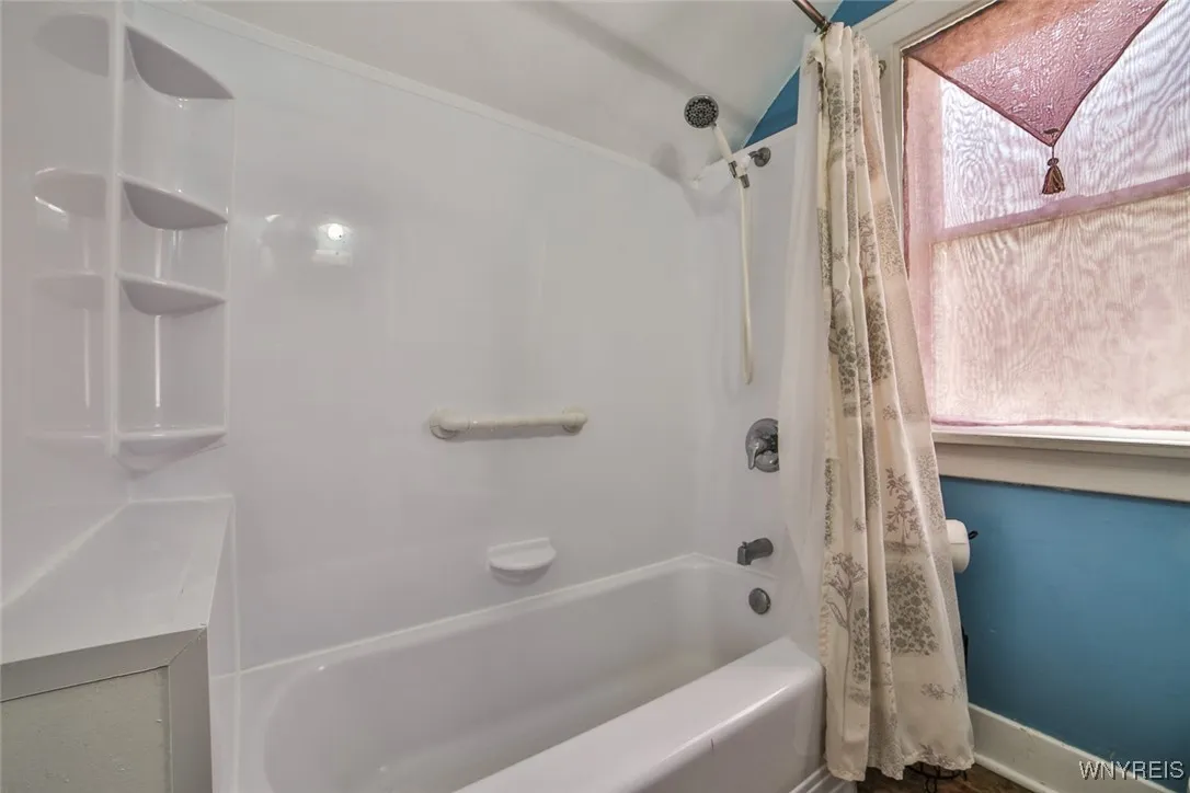 113 Nassau Avenue, Tonawanda, New York 14217, Tonawanda, New York 14217, 3 Bedrooms Bedrooms, 7 Rooms Rooms,1 BathroomBathrooms,Residential,For Sale,113 Nassau Avenue, Tonawanda, New York 14217,0,B1634075