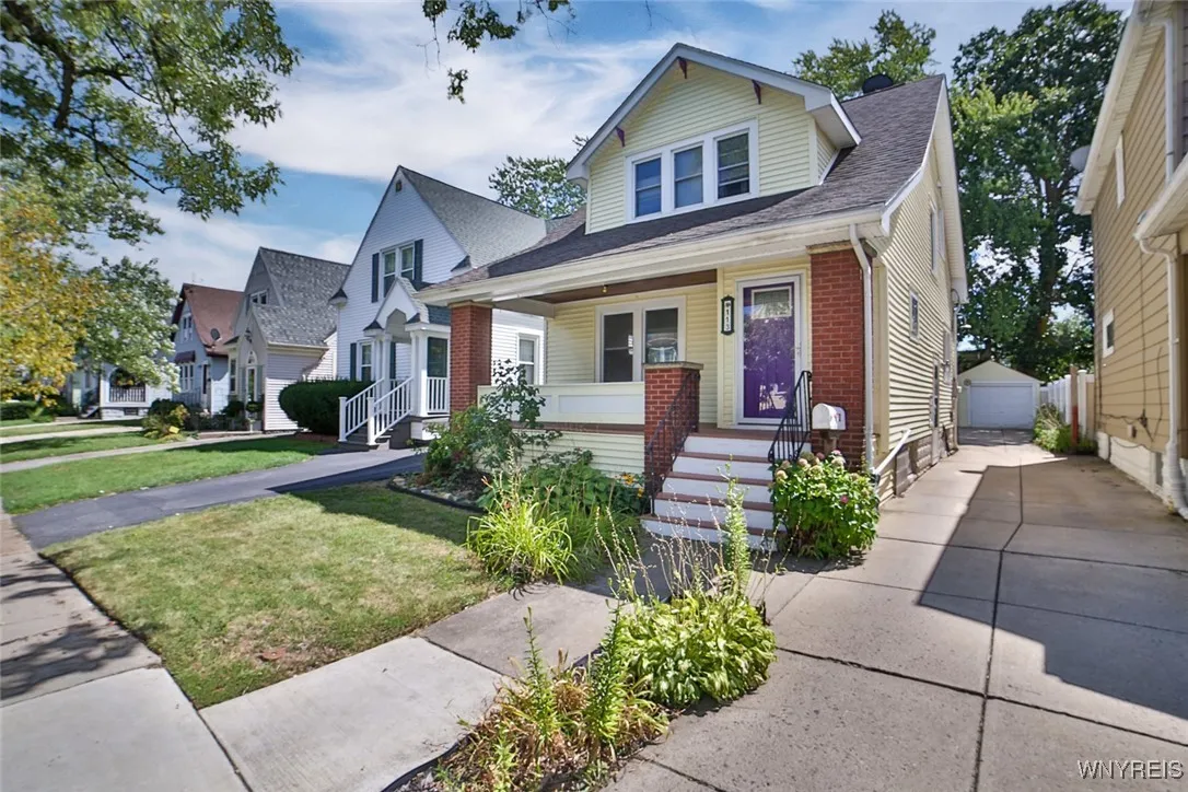 113 Nassau Avenue, Tonawanda, New York 14217, Tonawanda, New York 14217, 3 Bedrooms Bedrooms, 7 Rooms Rooms,1 BathroomBathrooms,Residential,For Sale,113 Nassau Avenue, Tonawanda, New York 14217,0,B1634075