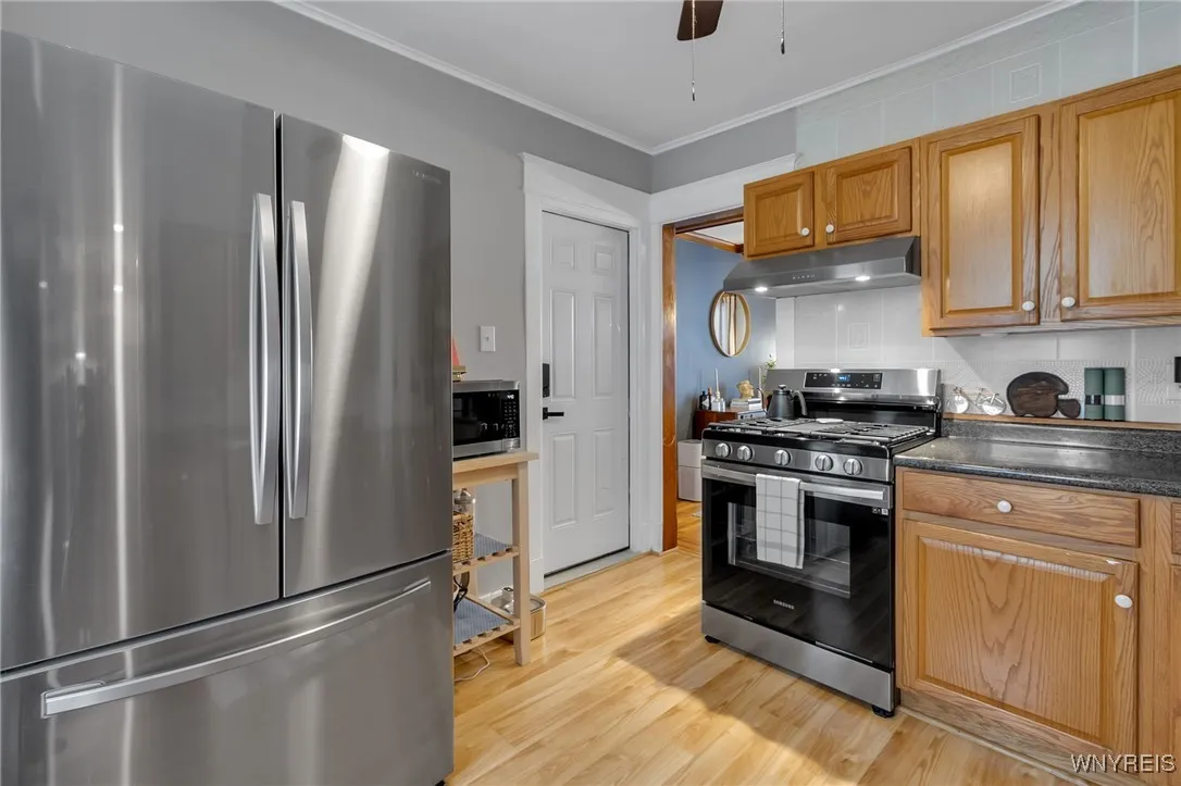 32 Sterling Avenue, Buffalo, New York 14216, Buffalo, New York 14216, 6 Bedrooms Bedrooms, ,3 BathroomsBathrooms,Residential,For Sale,32 Sterling Avenue, Buffalo, New York 14216,0,B1633975