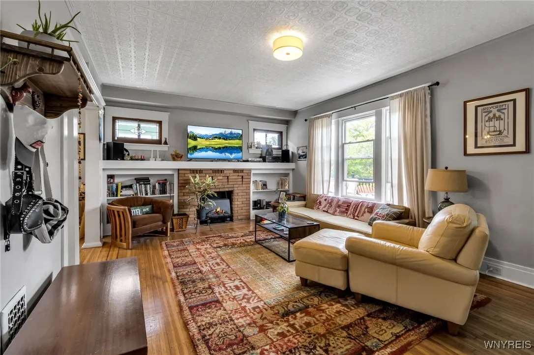 32 Sterling Avenue, Buffalo, New York 14216, Buffalo, New York 14216, 6 Bedrooms Bedrooms, ,3 BathroomsBathrooms,Residential,For Sale,32 Sterling Avenue, Buffalo, New York 14216,0,B1633975