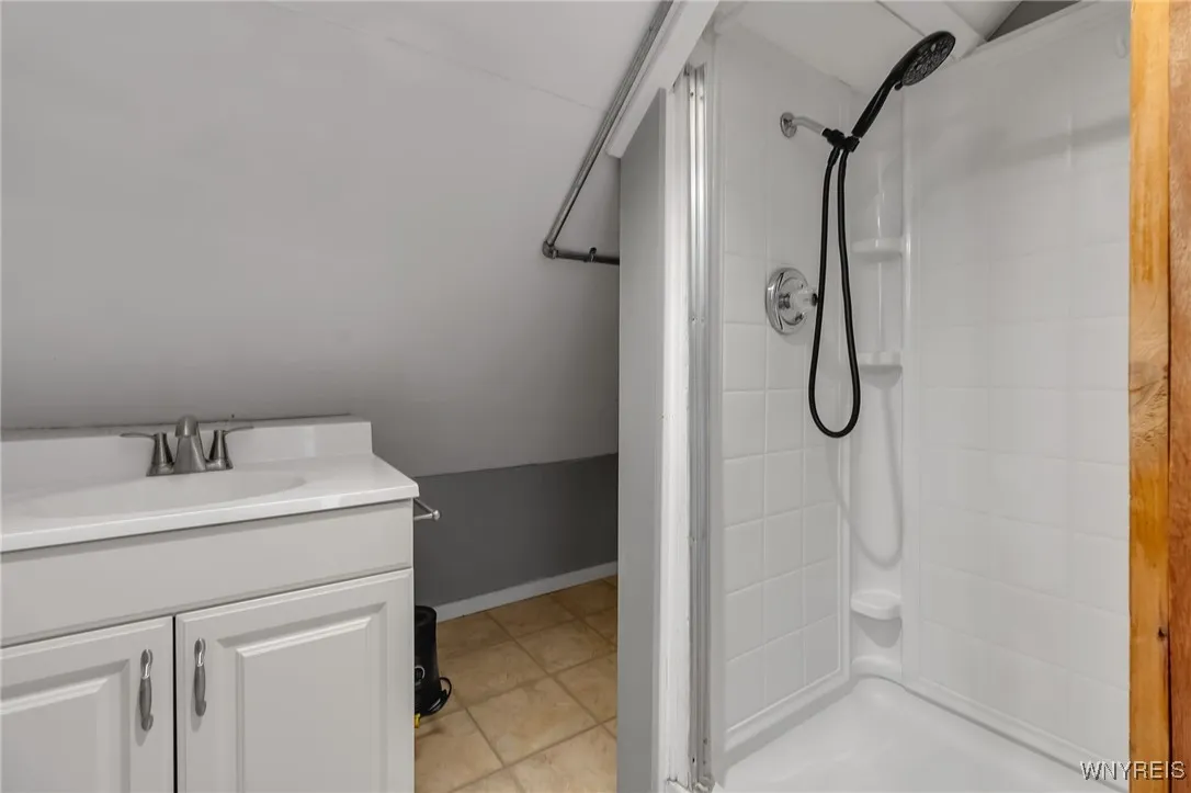 32 Sterling Avenue, Buffalo, New York 14216, Buffalo, New York 14216, 6 Bedrooms Bedrooms, ,3 BathroomsBathrooms,Residential,For Sale,32 Sterling Avenue, Buffalo, New York 14216,0,B1633975