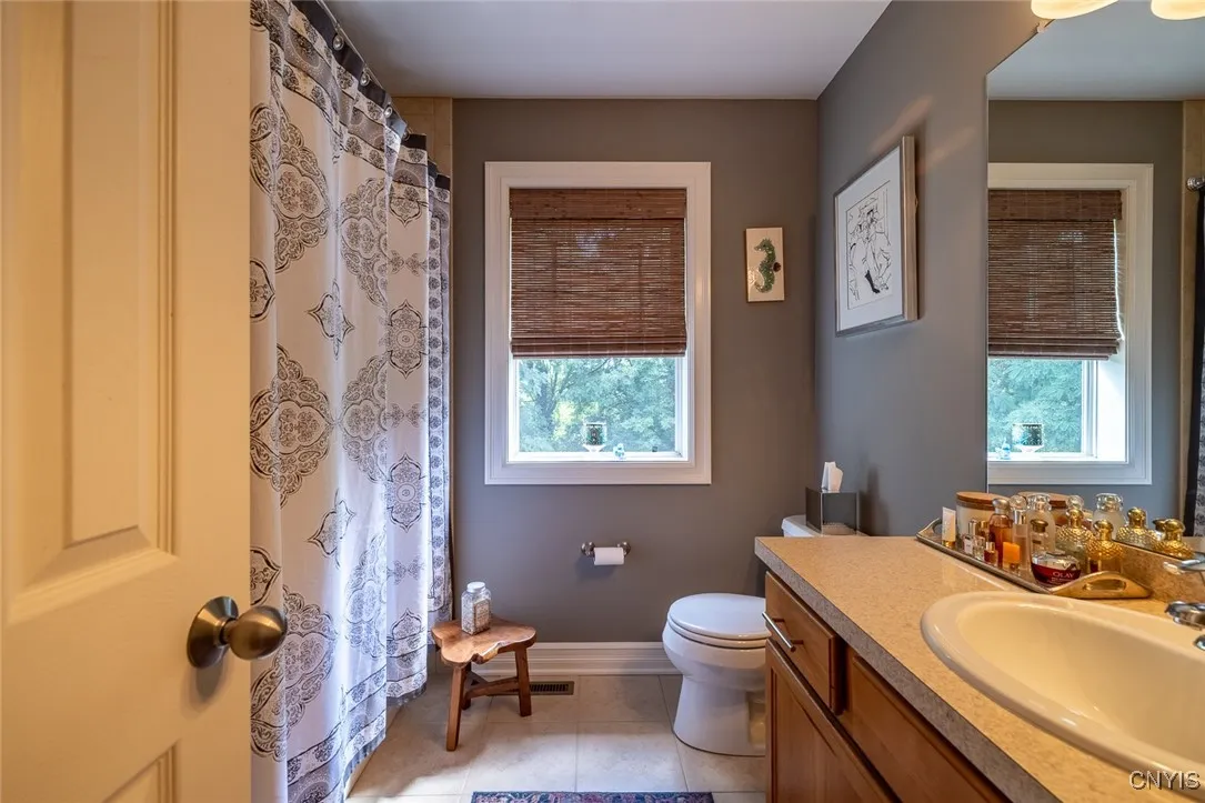 402 Hunt Drive, Manlius, New York 13066, Manlius, New York 13066, 4 Bedrooms Bedrooms, 9 Rooms Rooms,2 BathroomsBathrooms,Residential,Closed,402 Hunt Drive, Manlius, New York 13066,0,S1633811