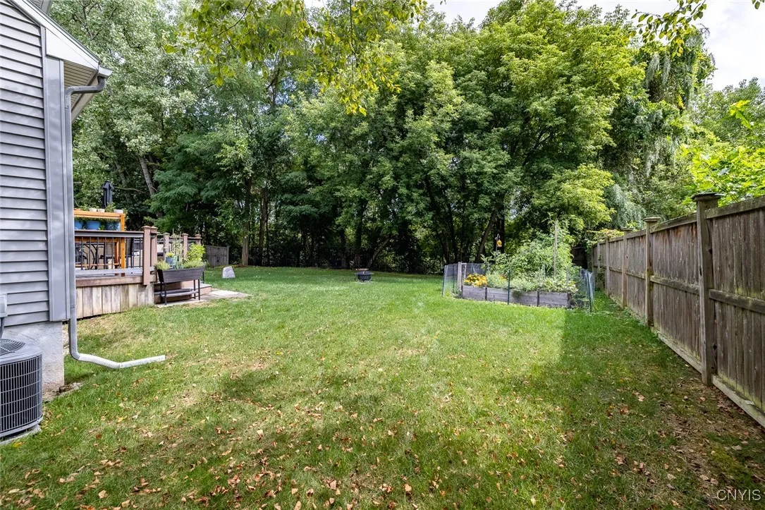 402 Hunt Drive, Manlius, New York 13066, Manlius, New York 13066, 4 Bedrooms Bedrooms, 9 Rooms Rooms,2 BathroomsBathrooms,Residential,Closed,402 Hunt Drive, Manlius, New York 13066,0,S1633811