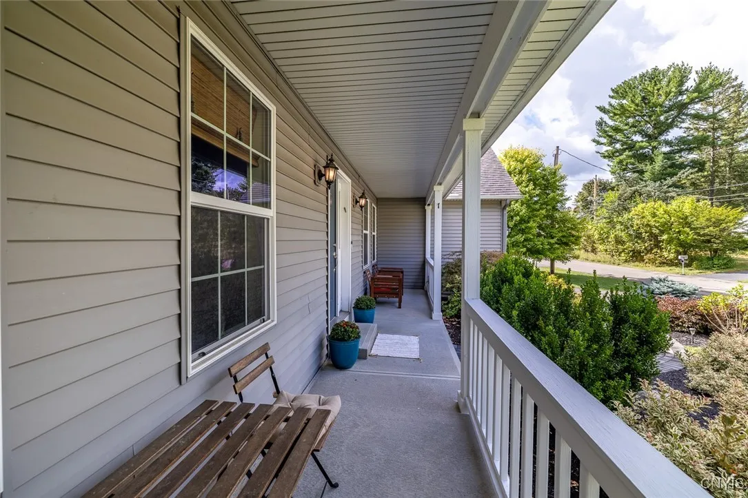 402 Hunt Drive, Manlius, New York 13066, Manlius, New York 13066, 4 Bedrooms Bedrooms, 9 Rooms Rooms,2 BathroomsBathrooms,Residential,Closed,402 Hunt Drive, Manlius, New York 13066,0,S1633811