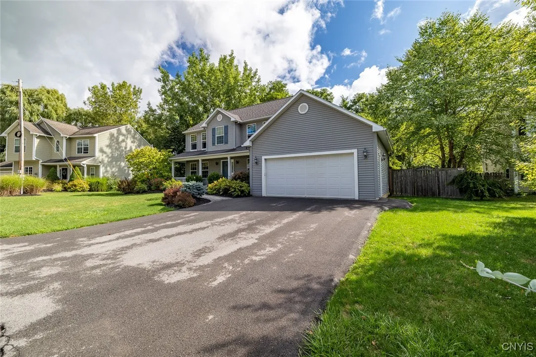 402 Hunt Drive, Manlius, New York 13066, Manlius, New York 13066, 4 Bedrooms Bedrooms, 9 Rooms Rooms,2 BathroomsBathrooms,Residential,Closed,402 Hunt Drive, Manlius, New York 13066,0,S1633811