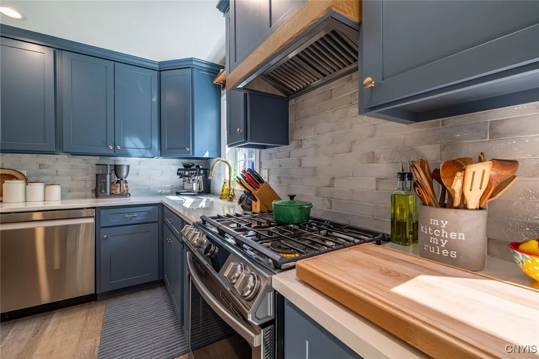 402 Hunt Drive, Manlius, New York 13066, Manlius, New York 13066, 4 Bedrooms Bedrooms, 9 Rooms Rooms,2 BathroomsBathrooms,Residential,Closed,402 Hunt Drive, Manlius, New York 13066,0,S1633811